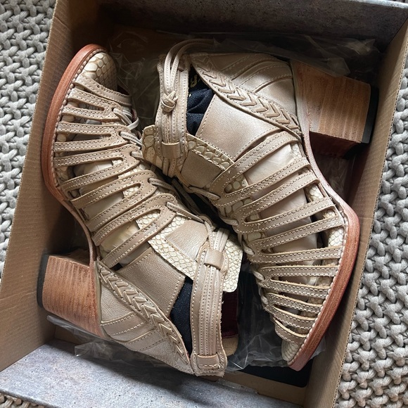 Freebird by Steven Wazee shoes size 7 - never worn - Picture 2 of 9